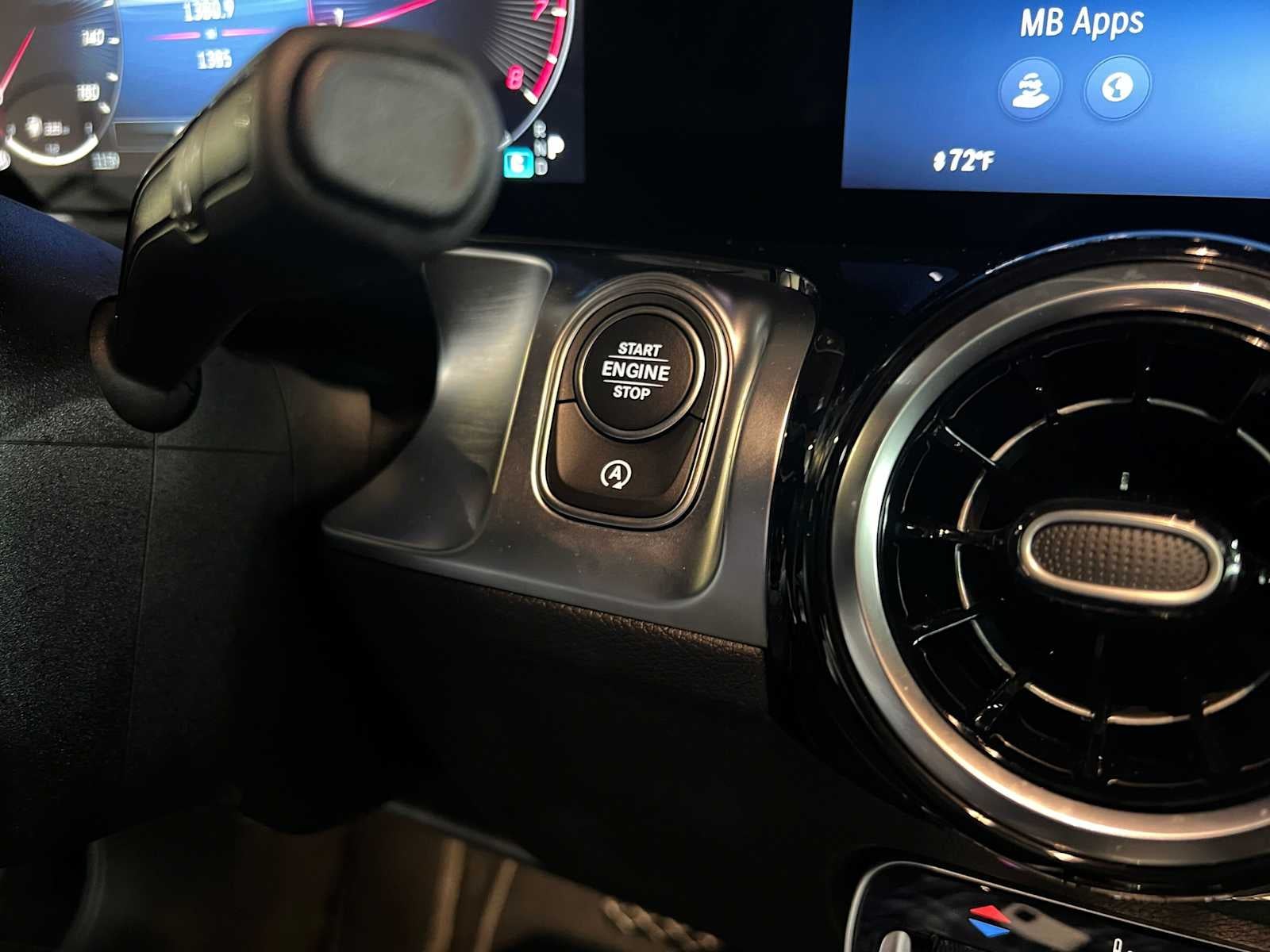 2026 Mercedes-Benz GLB 250 4MATIC® SUV