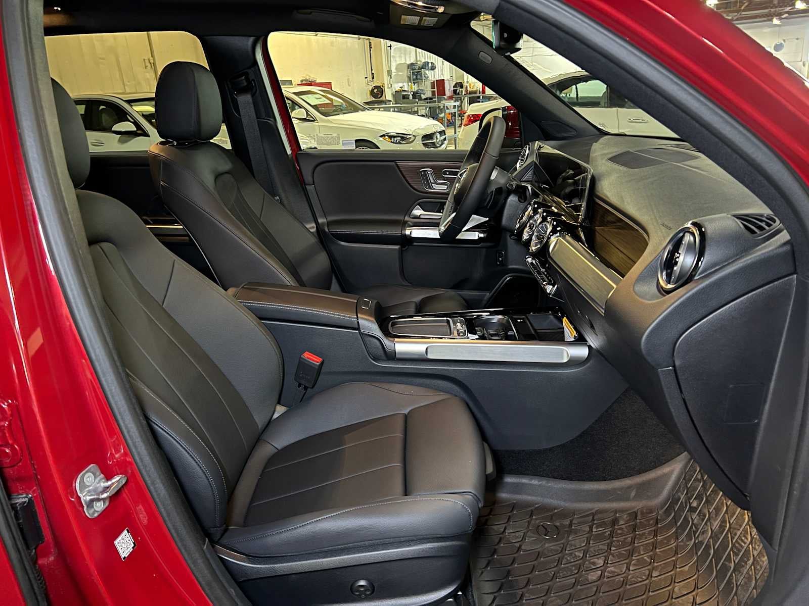 2025 Mercedes-Benz GLB 250 4MATIC® SUV