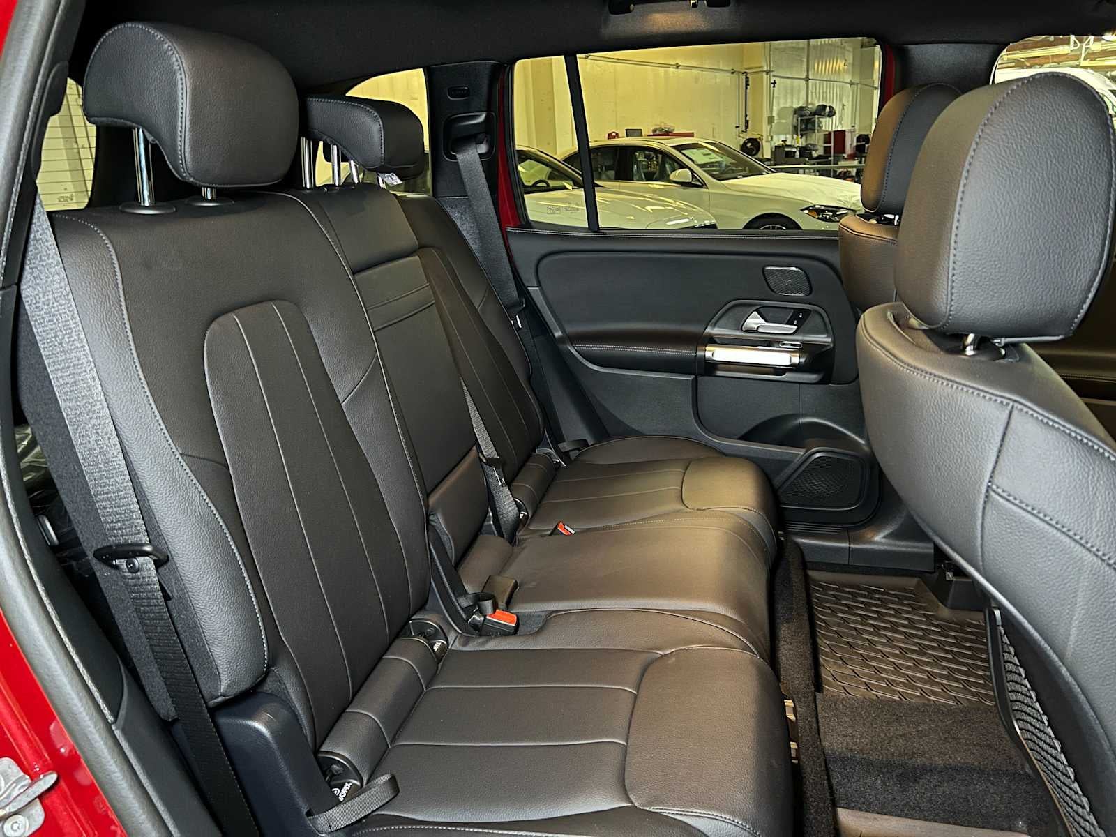 2025 Mercedes-Benz GLB 250 4MATIC® SUV