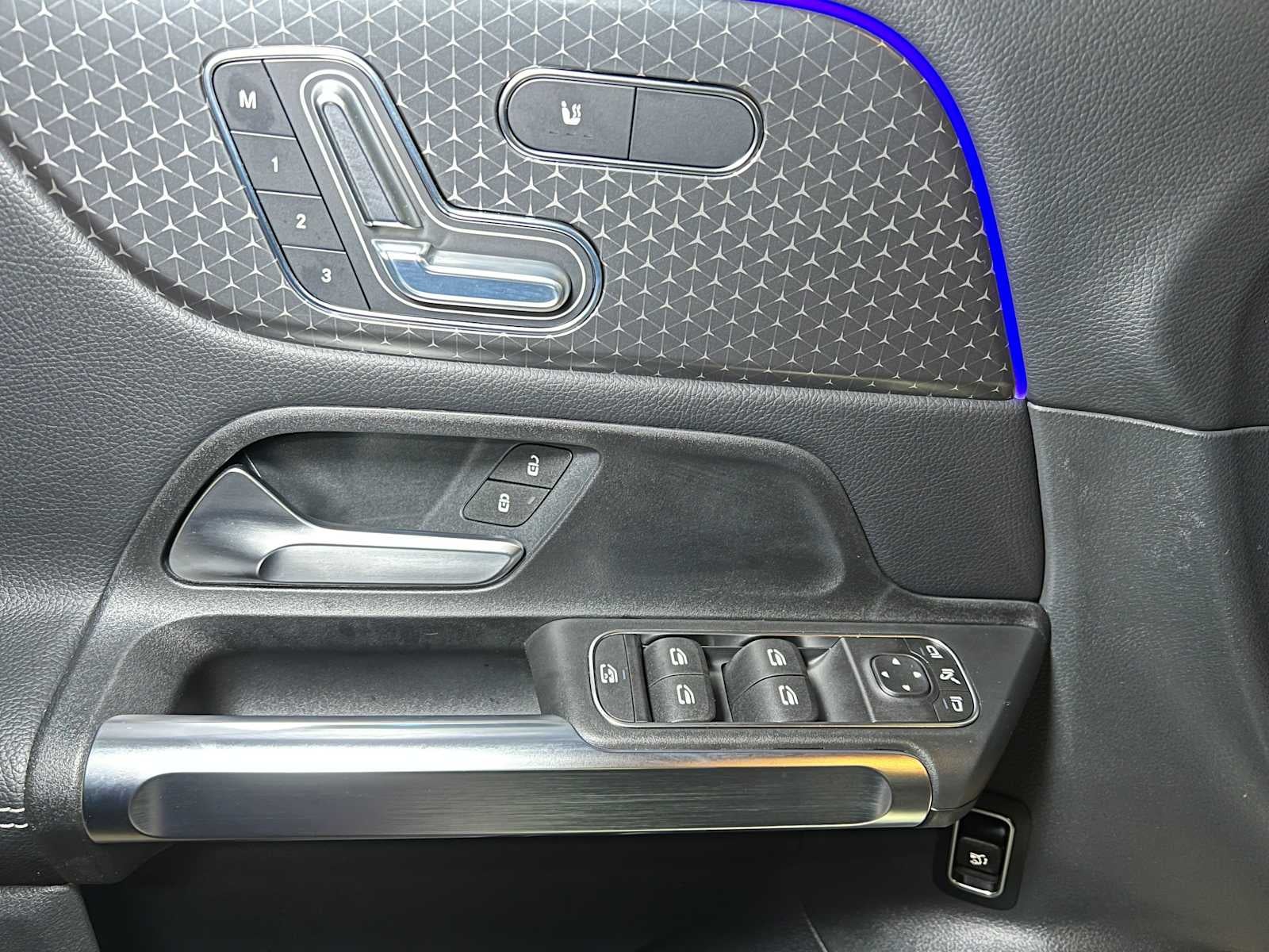 2025 Mercedes-Benz GLB 250 4MATIC® SUV