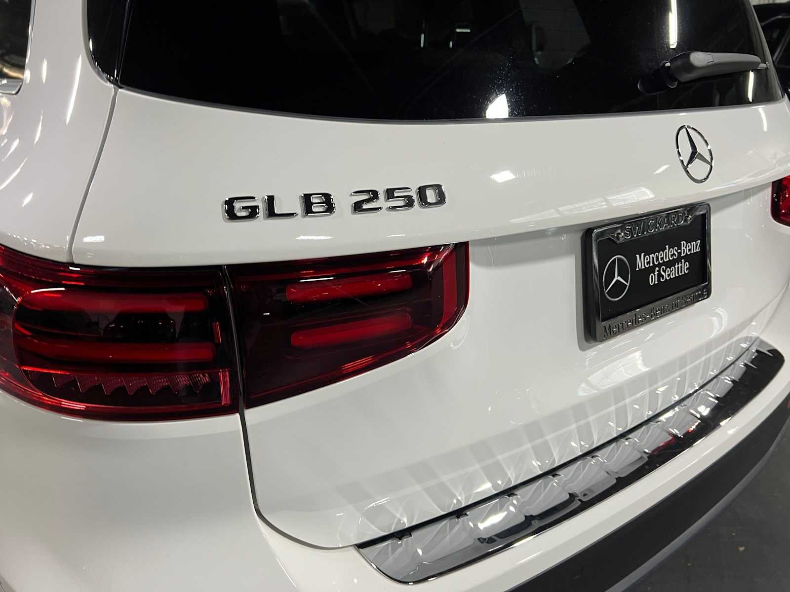 2026 Mercedes-Benz GLB 250 4MATIC® SUV