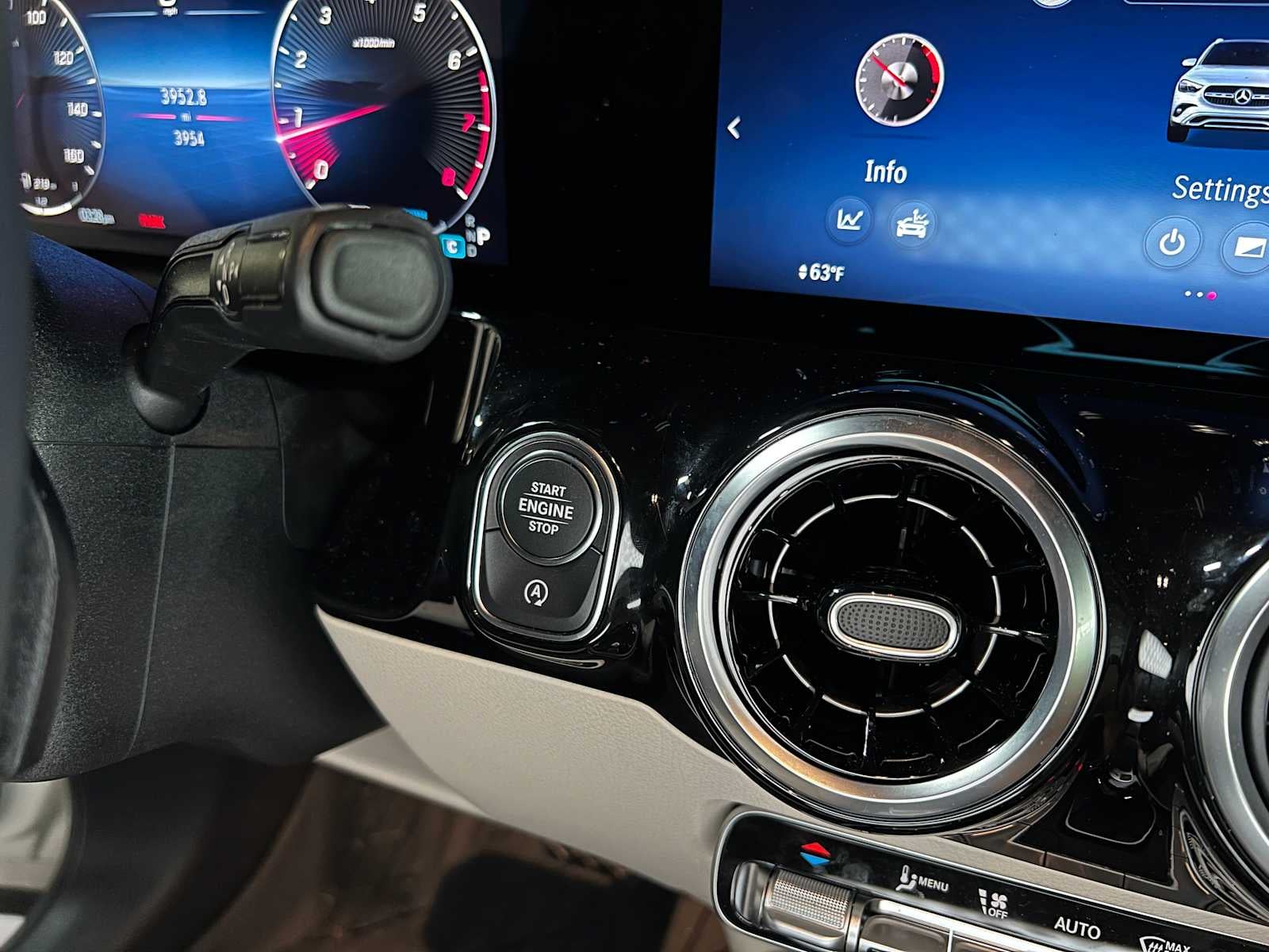 2026 Mercedes-Benz GLA 250 4MATIC® SUV