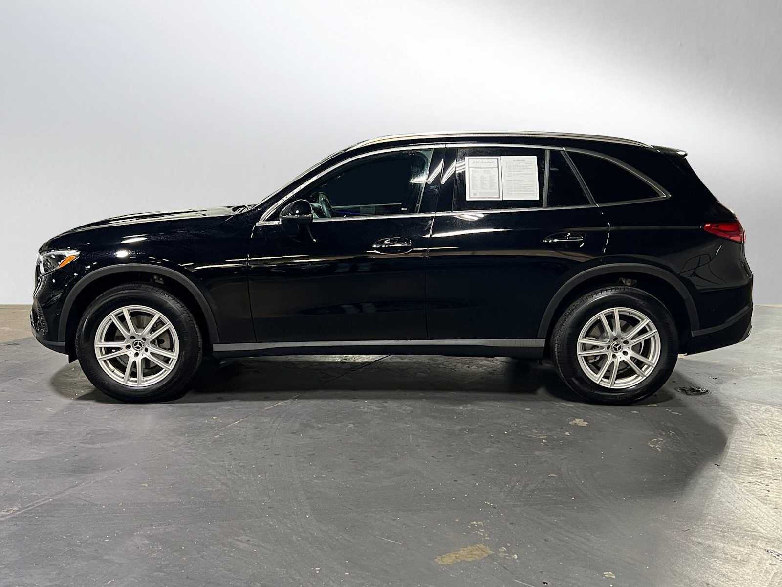 2025 Mercedes-Benz GLC 300 SUV