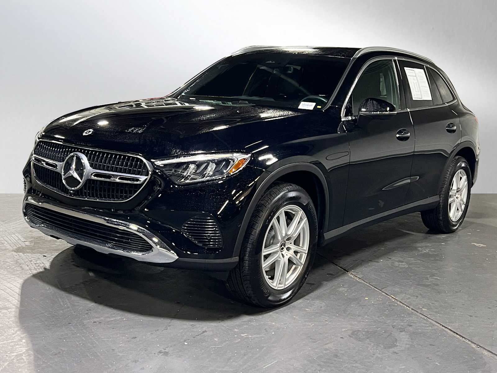 2025 Mercedes-Benz GLC 300 SUV