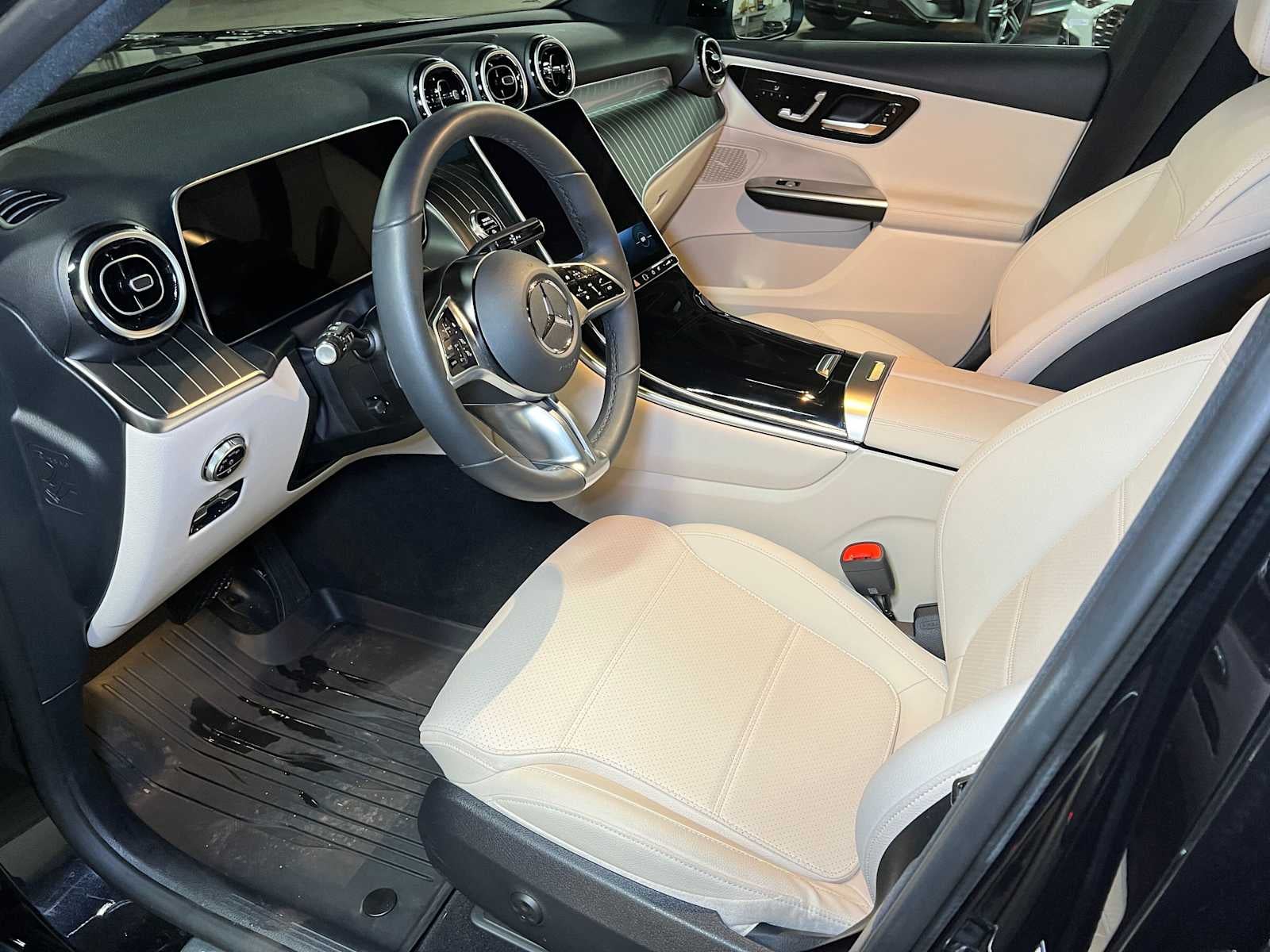 2026 Mercedes-Benz GLC 300 4MATIC® SUV