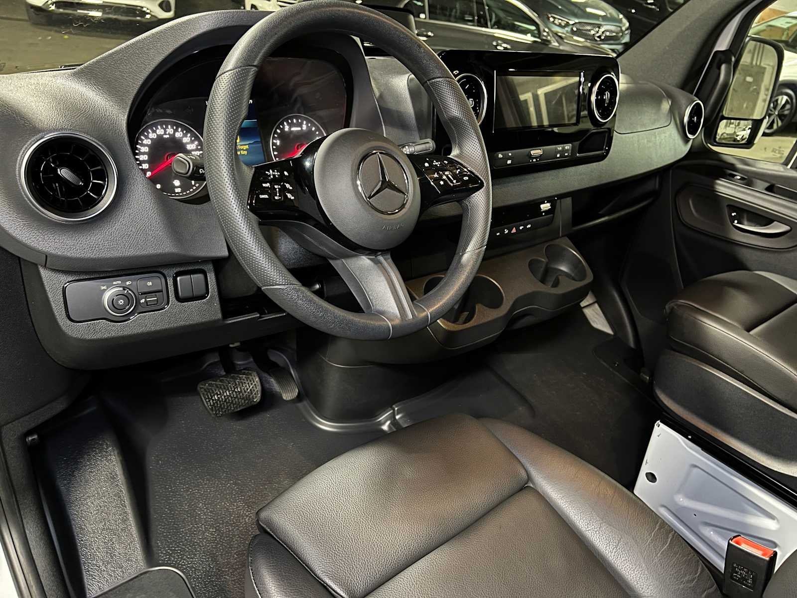 2025 Mercedes-Benz Sprinter 2500 Standard Roof I4 Diesel 144" RWD