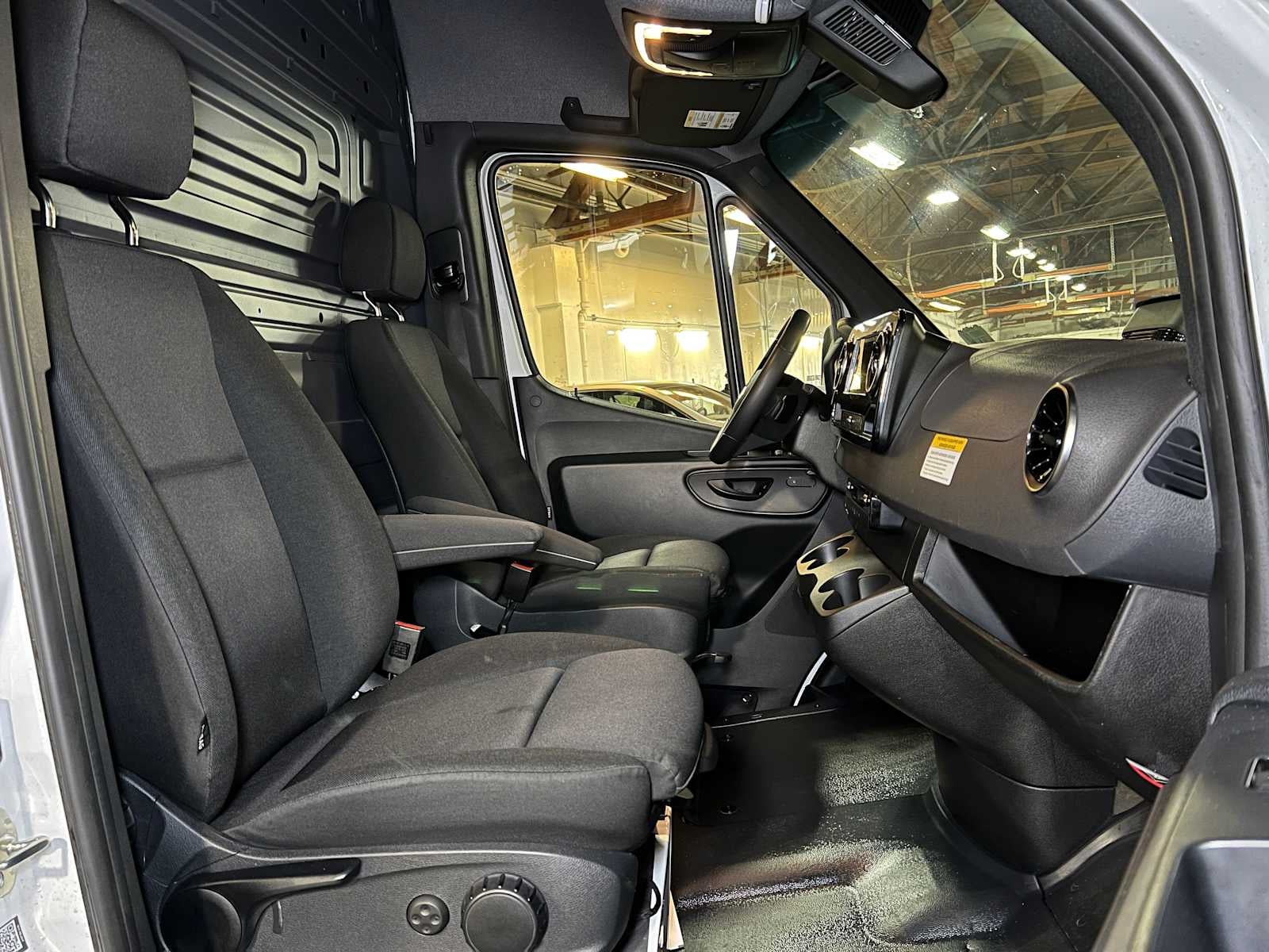 2025 Mercedes-Benz Sprinter 2500 Standard Roof I4 Diesel 144" RWD