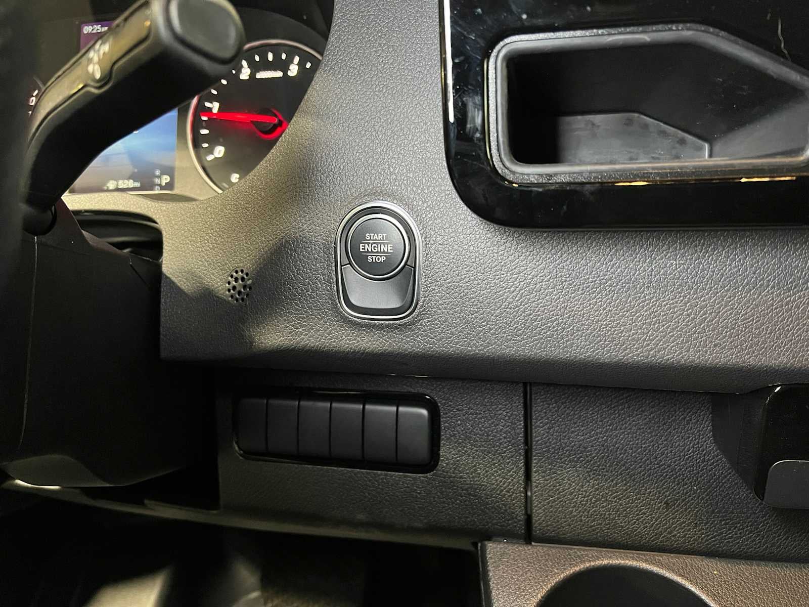 2025 Mercedes-Benz Sprinter 2500 Standard Roof I4 Diesel 144" RWD