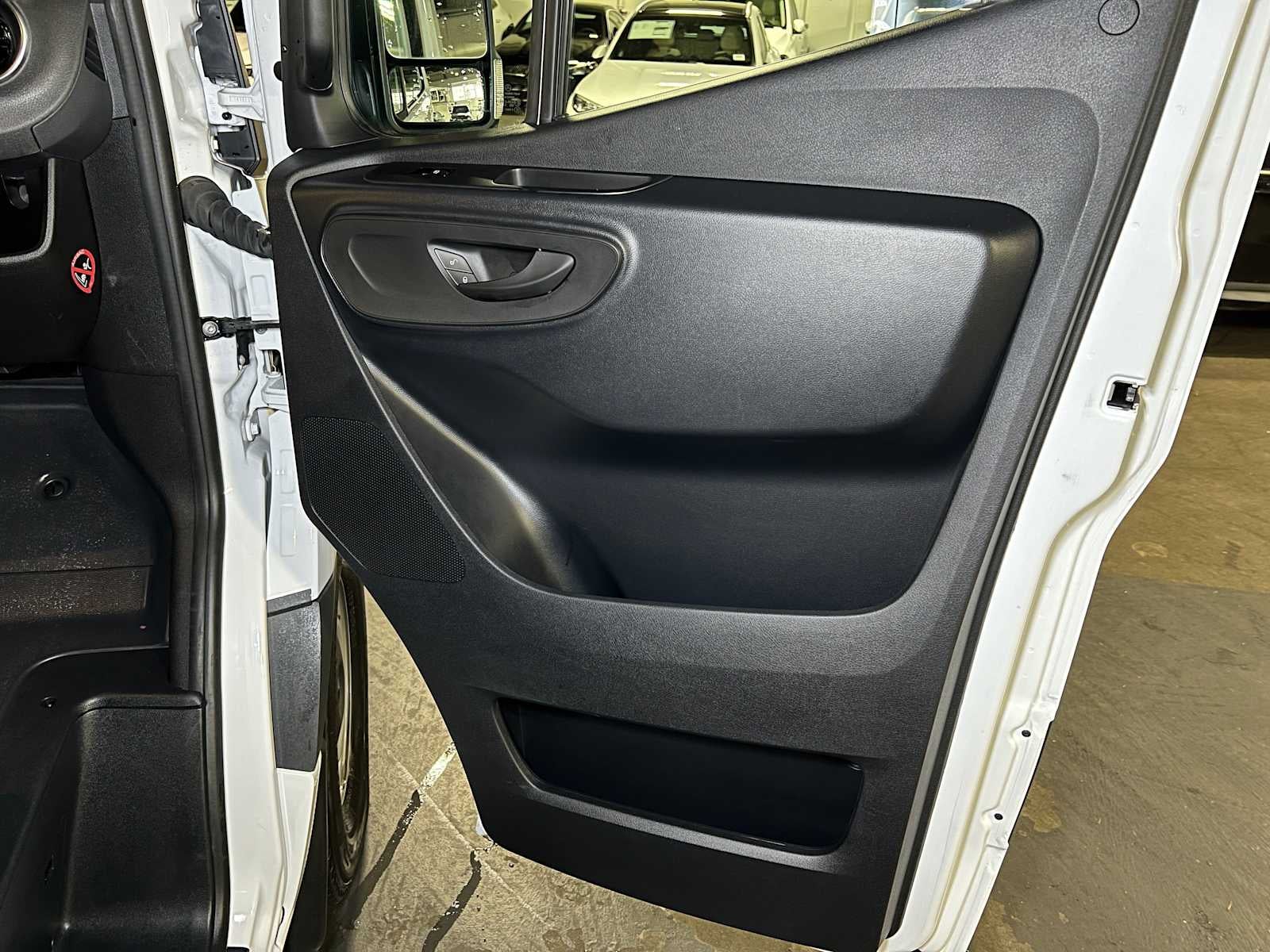 2025 Mercedes-Benz Sprinter 2500 Standard Roof I4 Diesel 144" RWD