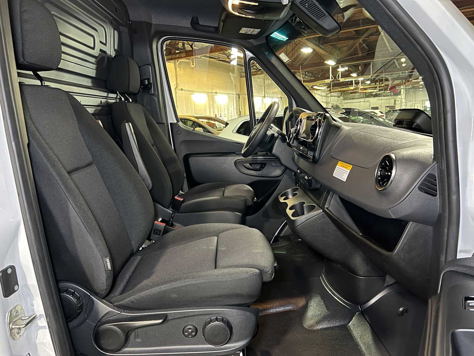 2025 Mercedes-Benz Sprinter 2500 Standard Roof I4 Diesel 144" RWD