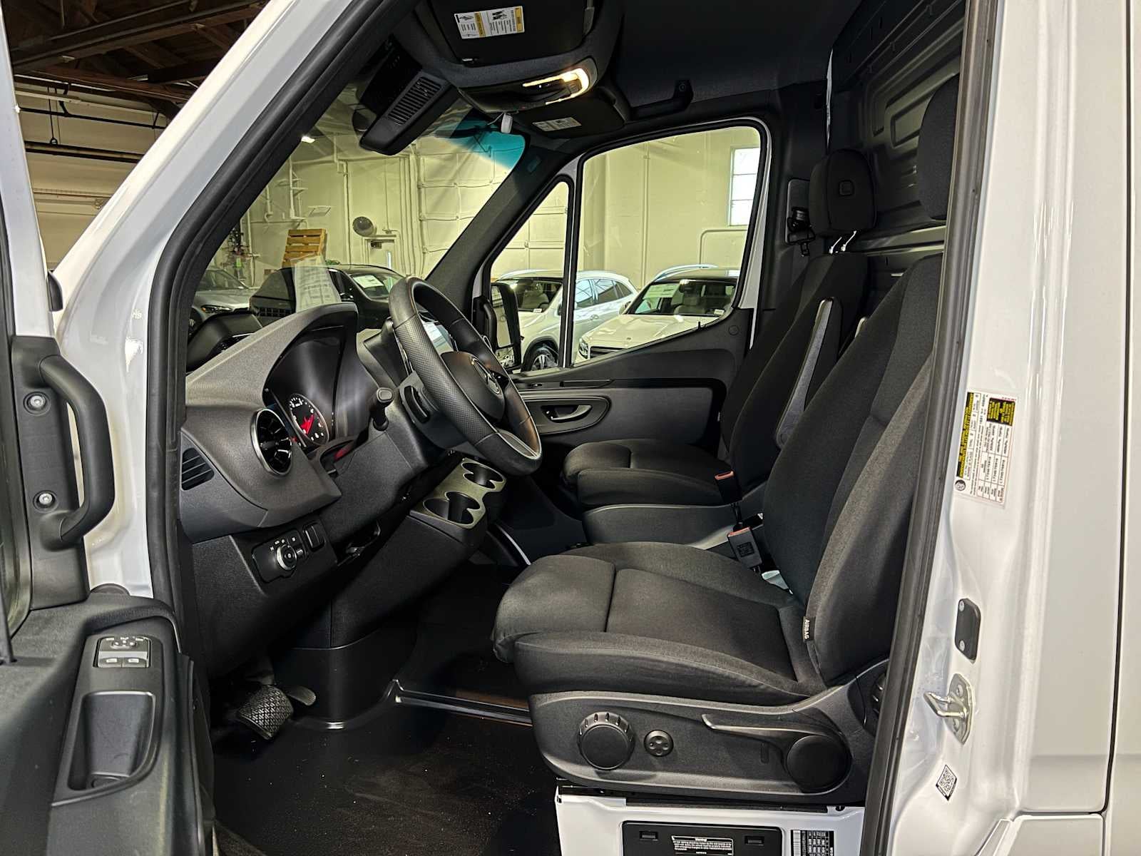 2025 Mercedes-Benz Sprinter 2500 Standard Roof I4 Diesel 144" RWD