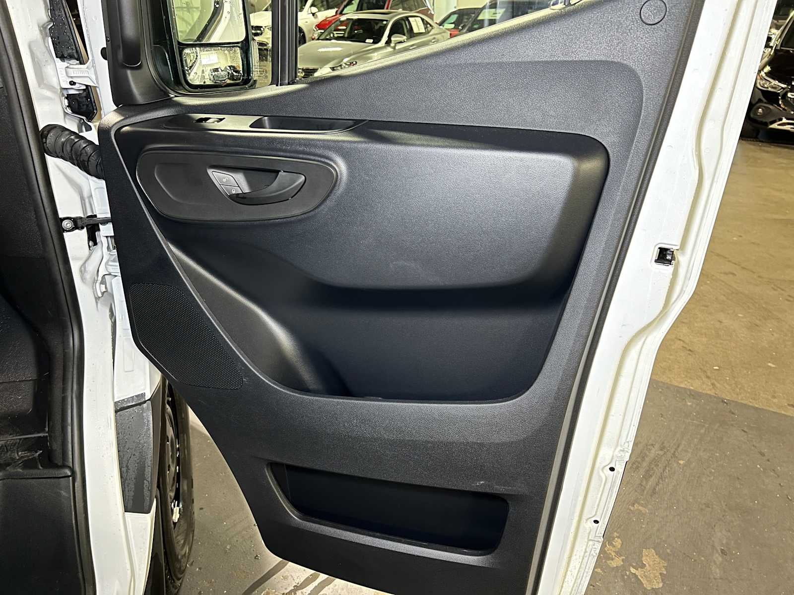 2025 Mercedes-Benz Sprinter 2500 Standard Roof I4 Diesel HO 144" RWD