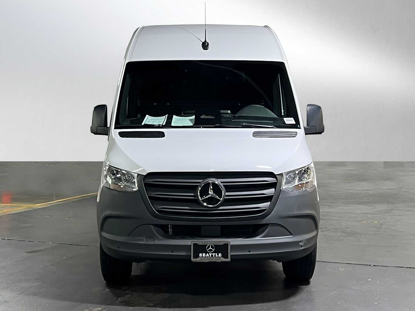 2025 Mercedes-Benz Sprinter 2500 Standard Roof I4 Diesel HO 144" RWD