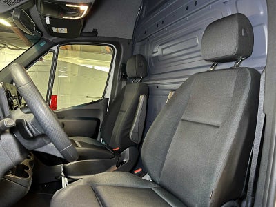 2025 Mercedes-Benz Sprinter 2500 Standard Roof I4 Diesel HO 144" RWD