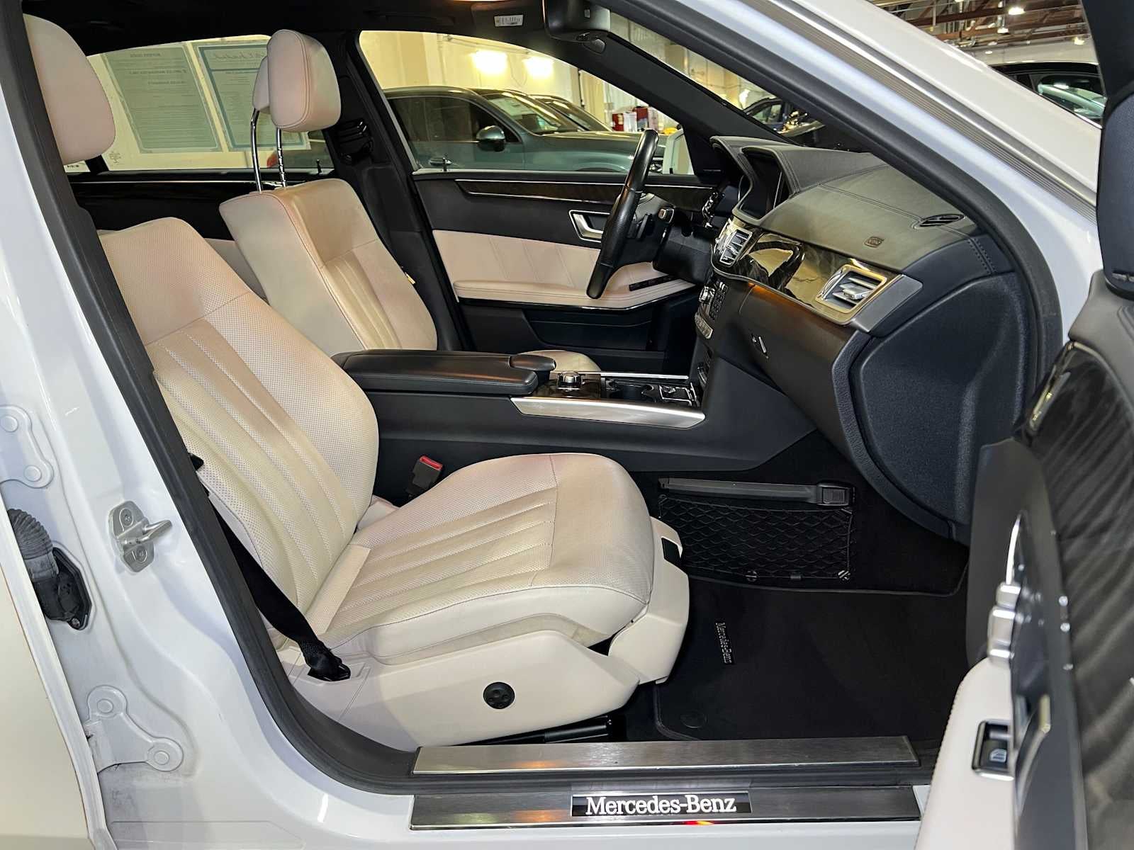2015 Mercedes-Benz E 400 4dr Sdn 4MATIC®