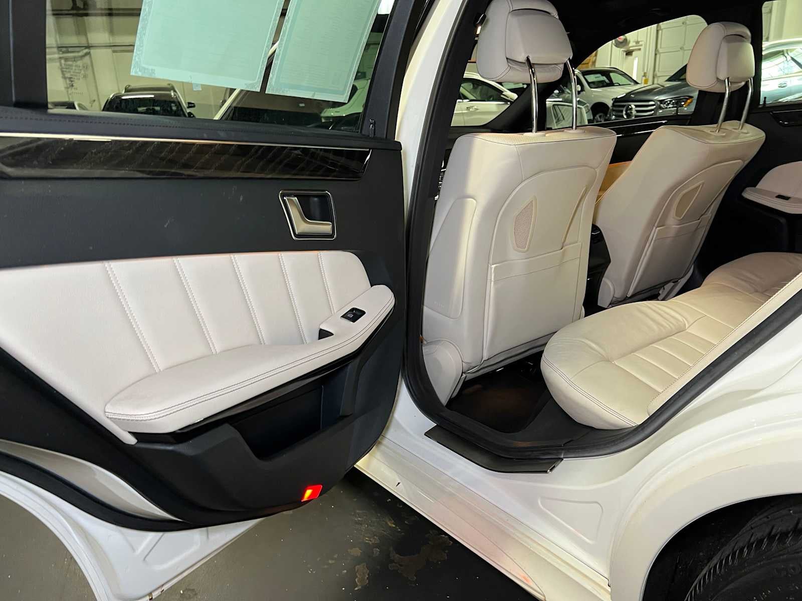 2015 Mercedes-Benz E 400 4dr Sdn 4MATIC®