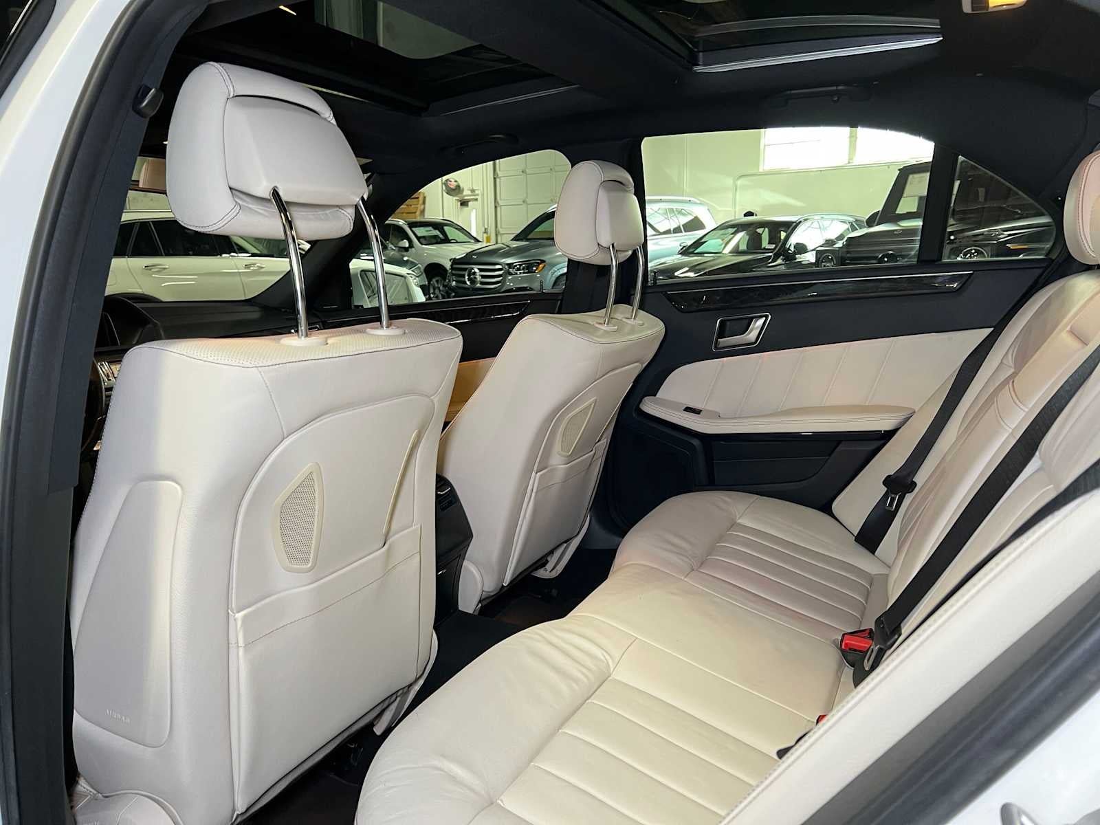 2015 Mercedes-Benz E 400 4dr Sdn 4MATIC®