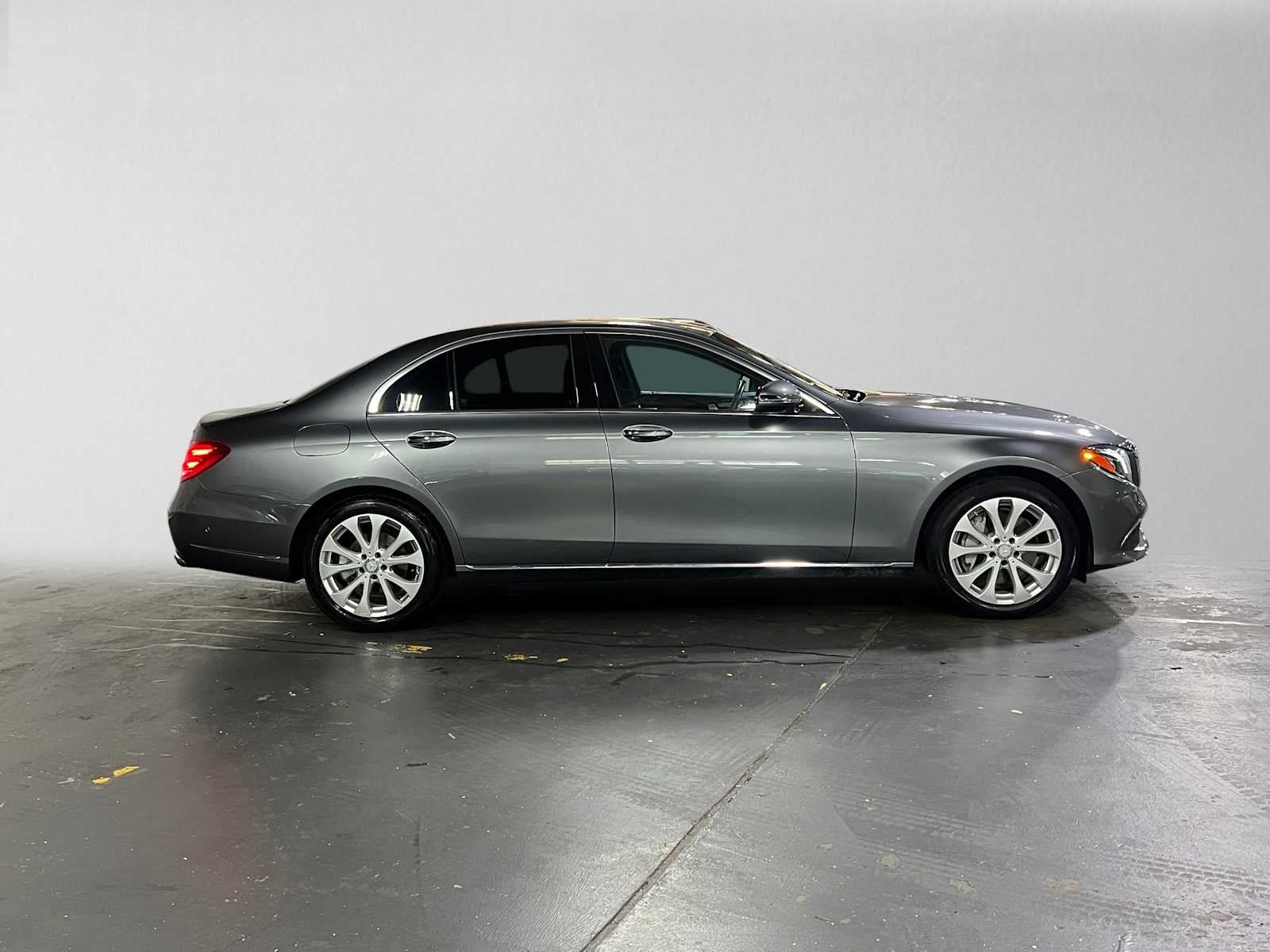 2017 Mercedes-Benz E 300 4MATIC® Sedan