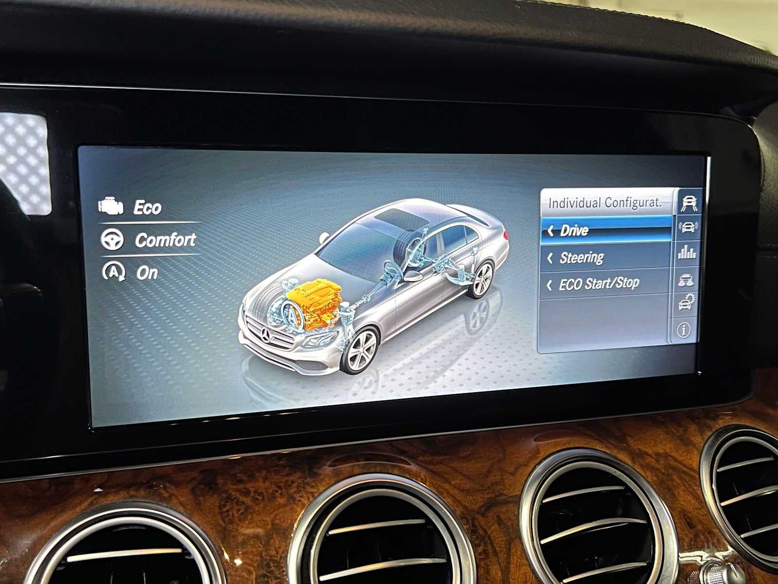 2017 Mercedes-Benz E 300 4MATIC® Sedan
