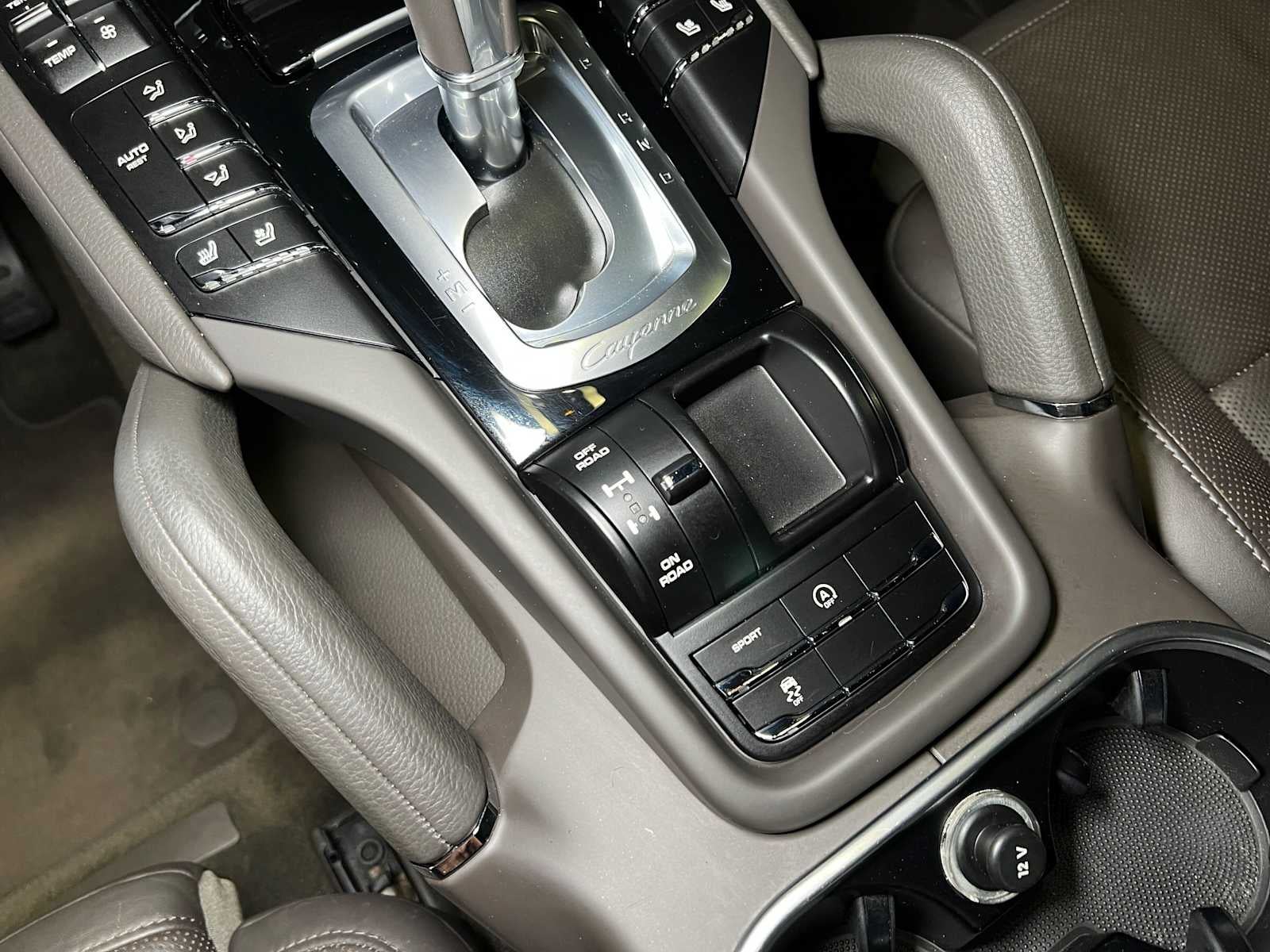 2018 Porsche Cayenne Platinum Edition