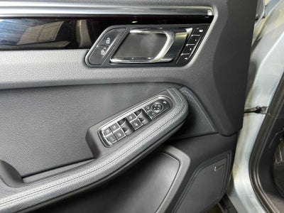 2022 Porsche Macan AWD