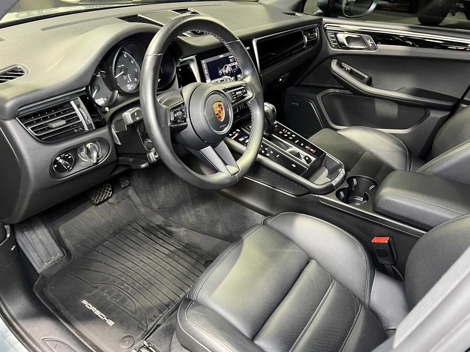 2022 Porsche Macan AWD