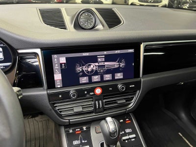 2022 Porsche Macan AWD