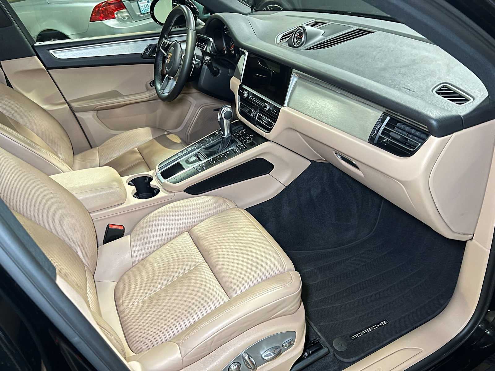 2021 Porsche Macan AWD