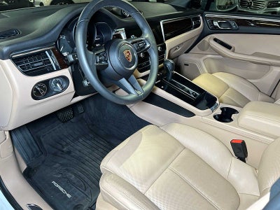 2025 Porsche Macan AWD