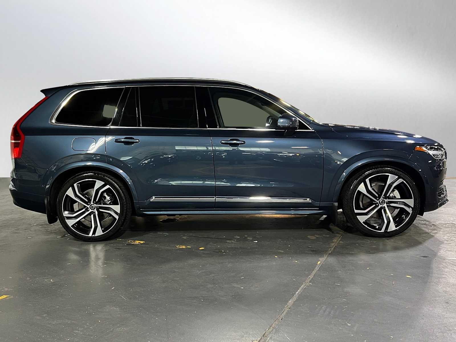 2024 Volvo XC90 Ultimate Bright Theme