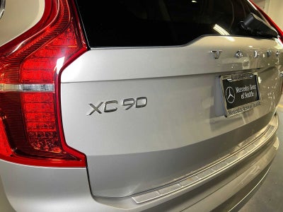 2016 Volvo XC90 T6 Momentum