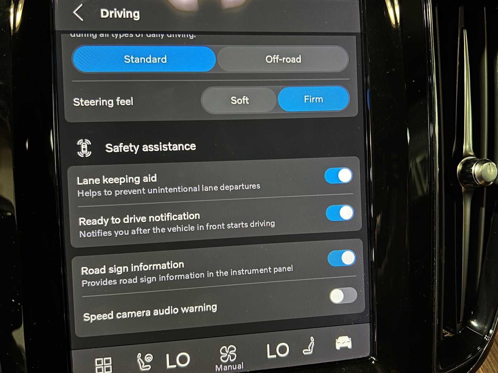 2023 Volvo XC60 Ultimate Dark Theme