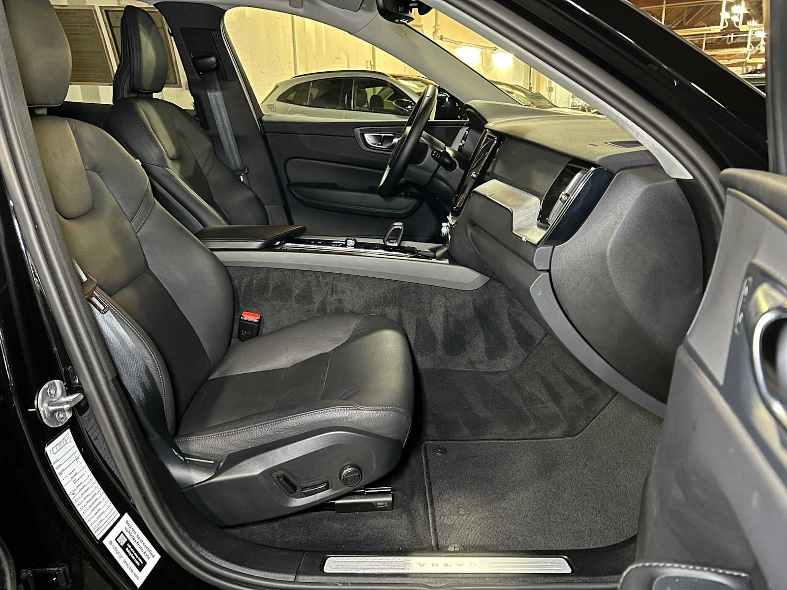 2025 Volvo XC60 Plus