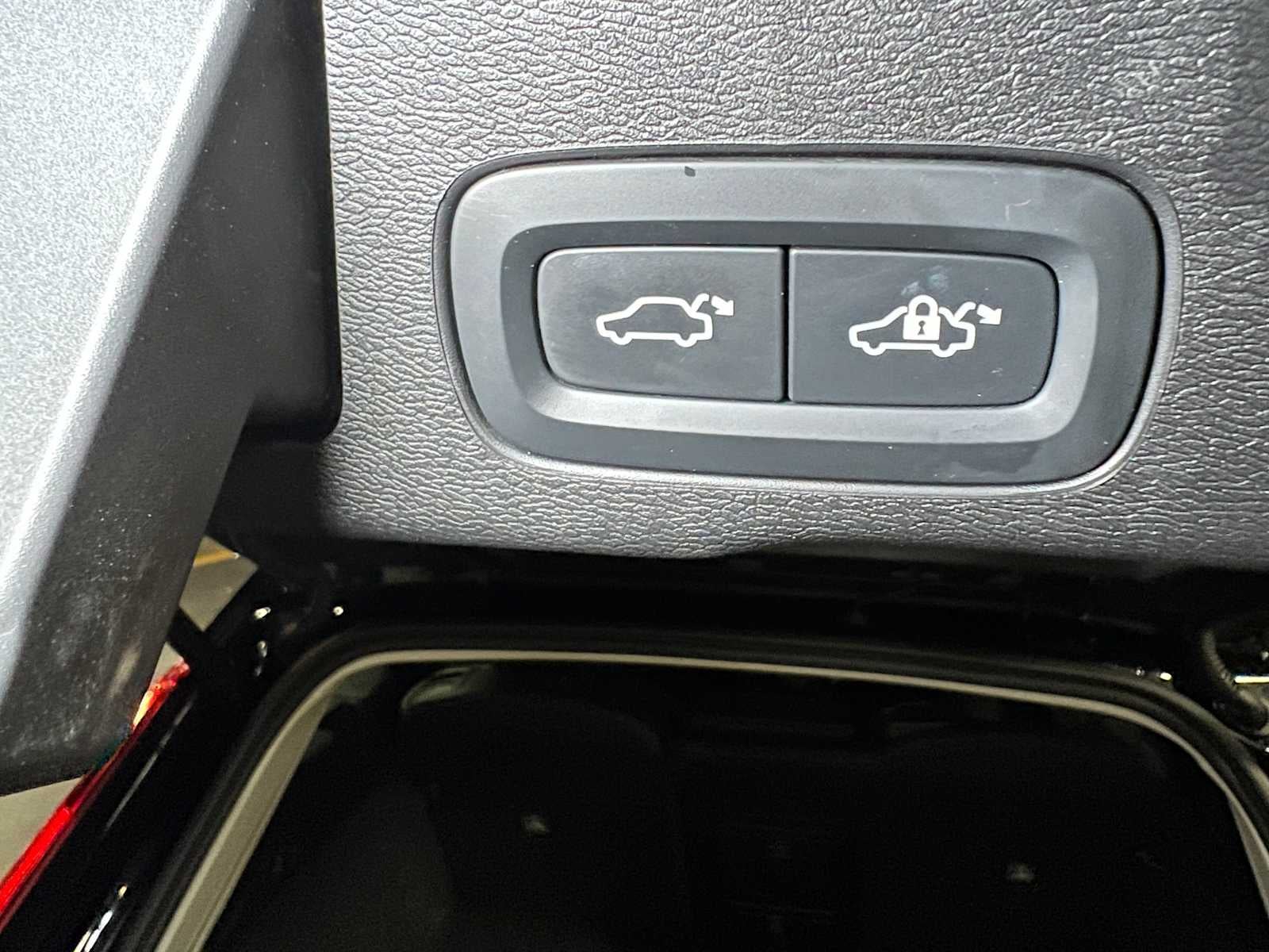 2025 Volvo XC60 Plus