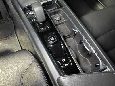 2025 Volvo XC60 Plus