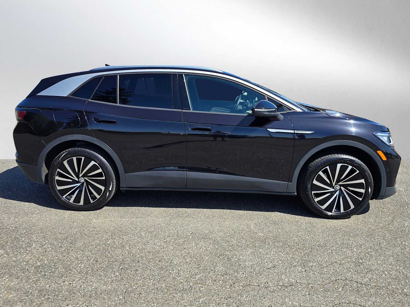 Used 2023 Volkswagen ID.4 PRO S with VIN 1V2GNPE88PC013304 for sale in Edmonds, WA