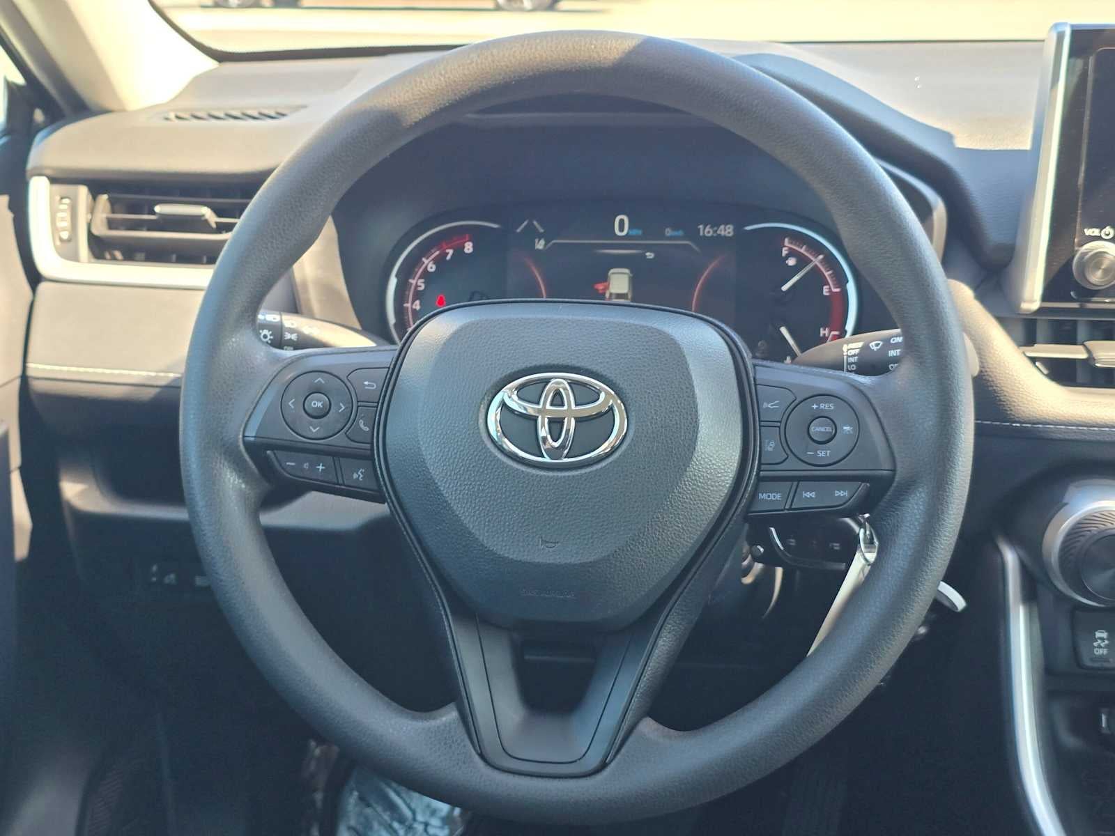 2024 Toyota RAV4 LE - Photo 19