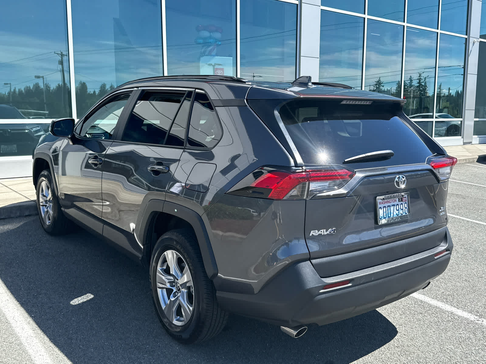 2022 Toyota RAV4 XLE
