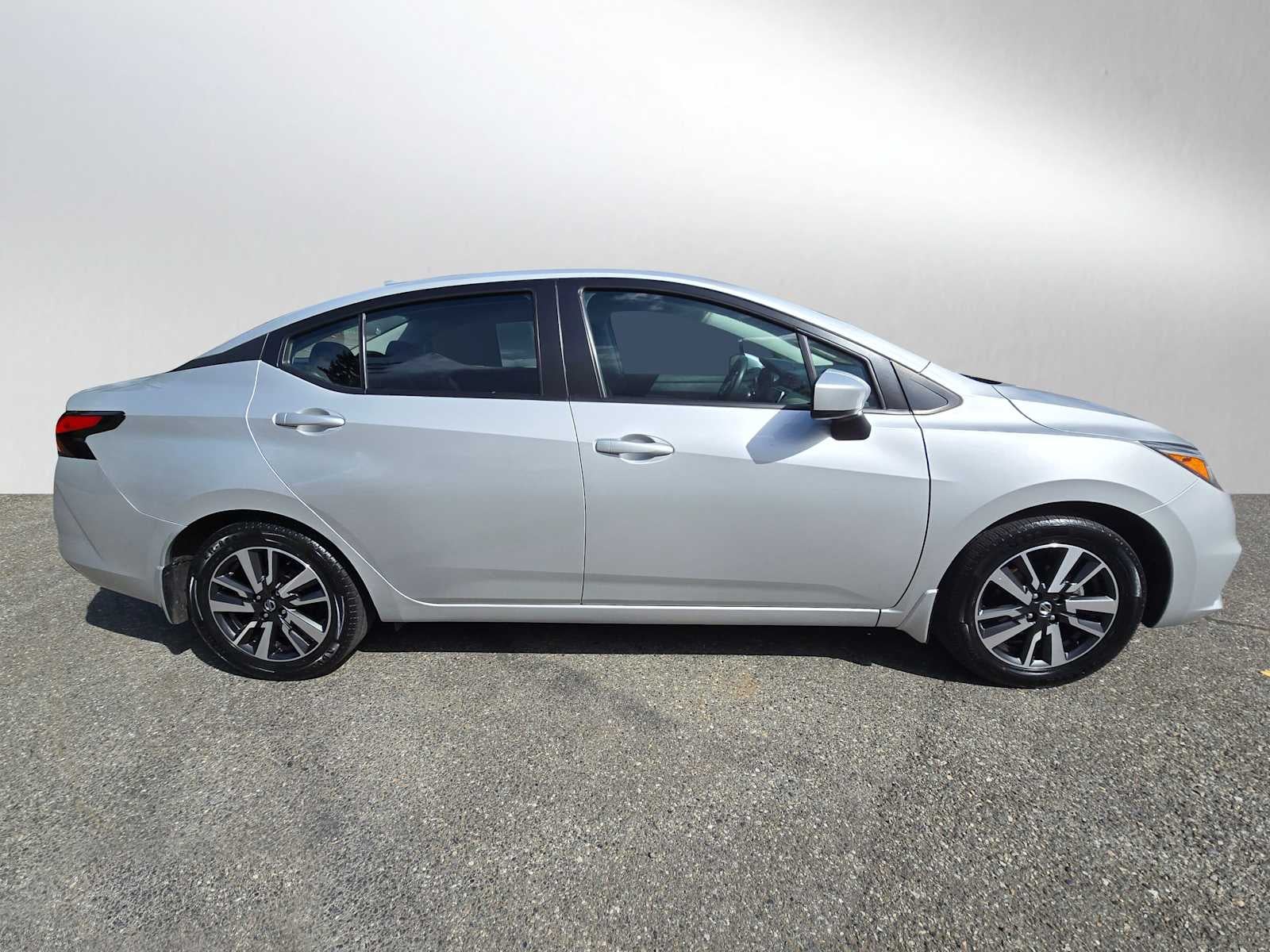 2022 Nissan Versa SV