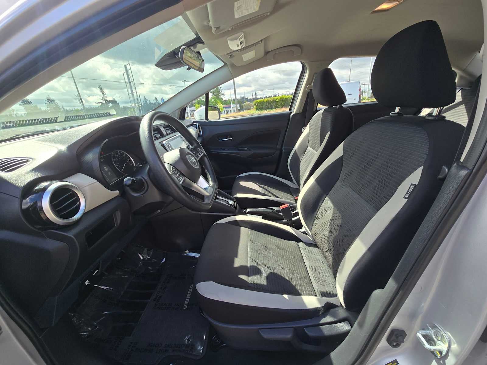 2022 Nissan Versa SV