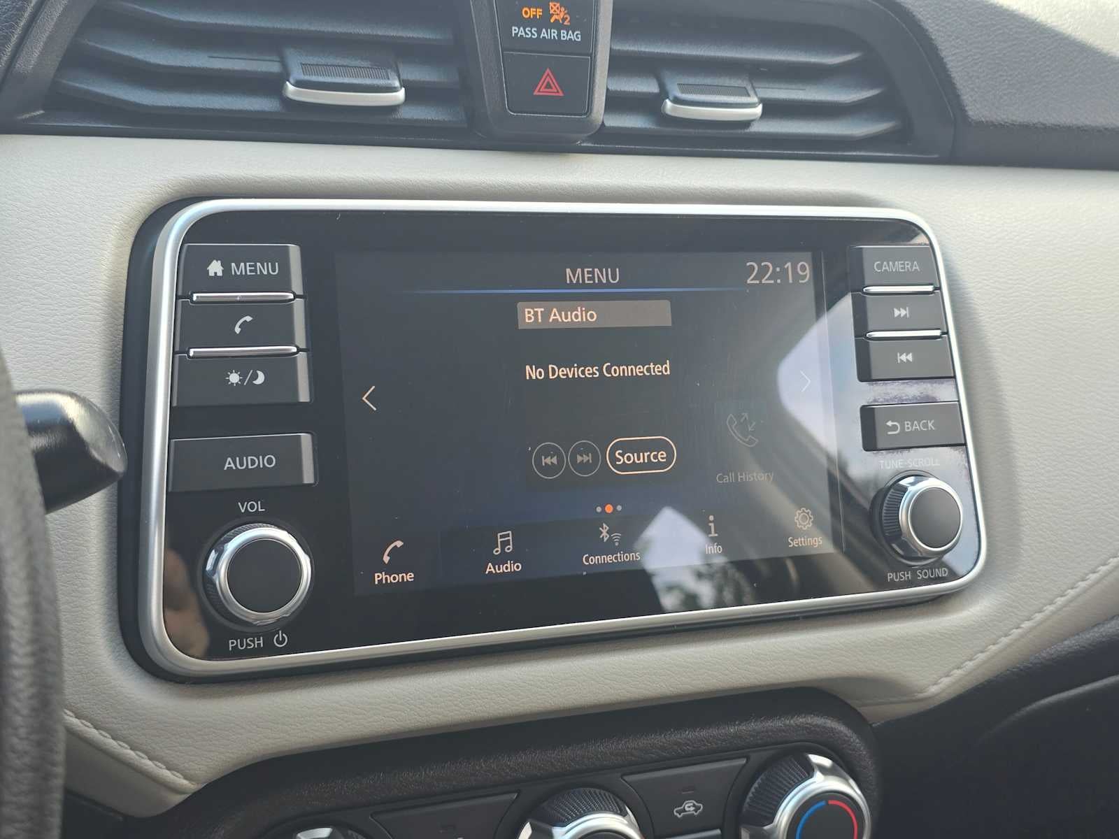 2022 Nissan Versa SV