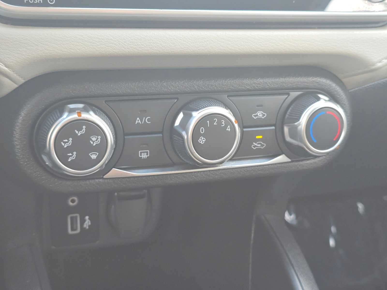 2022 Nissan Versa SV