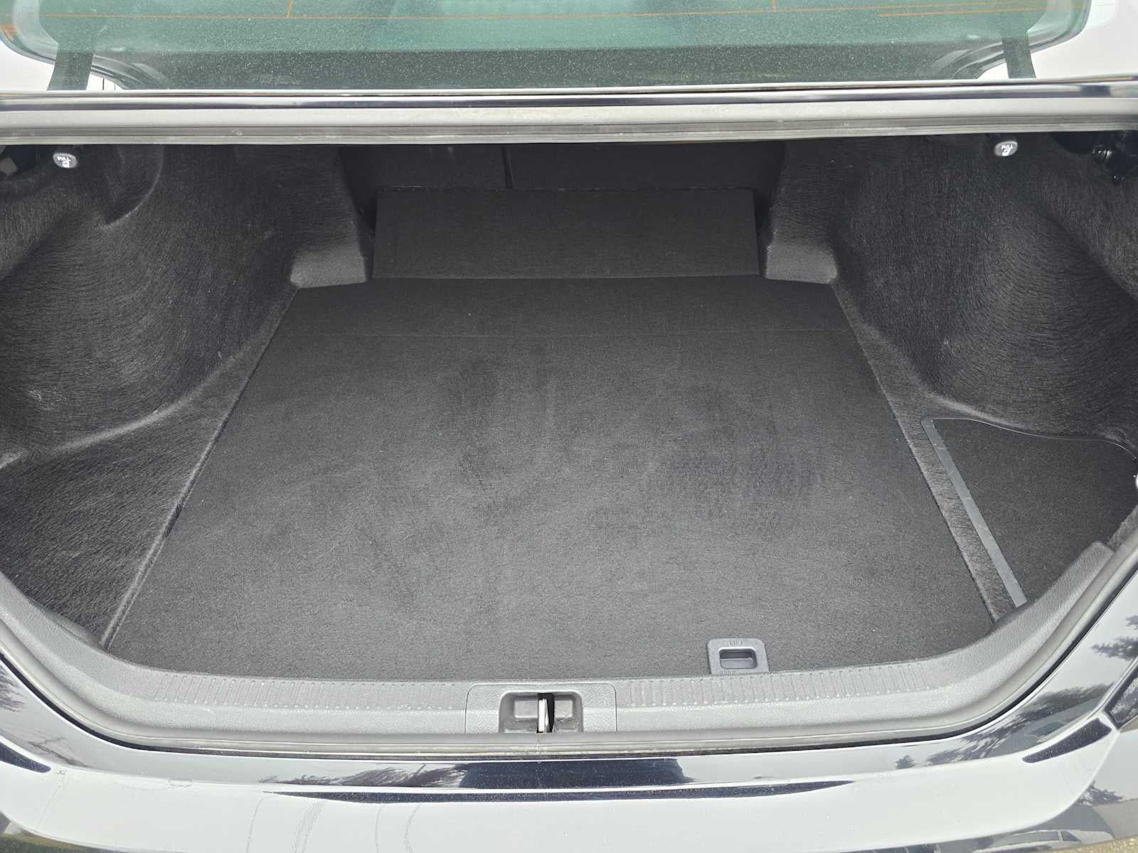 2025 Toyota Camry LE - Photo 14