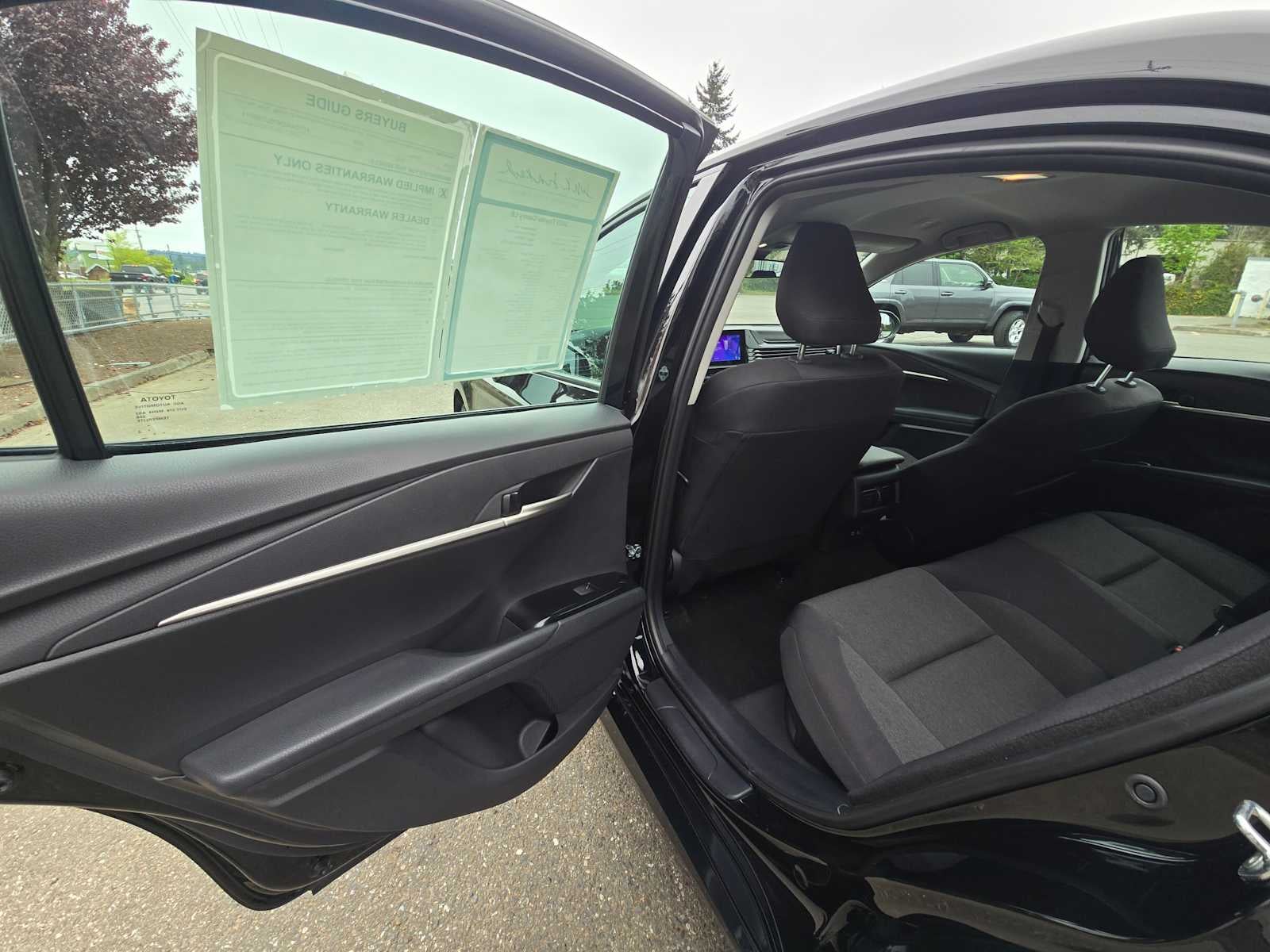 2025 Toyota Camry LE - Photo 15