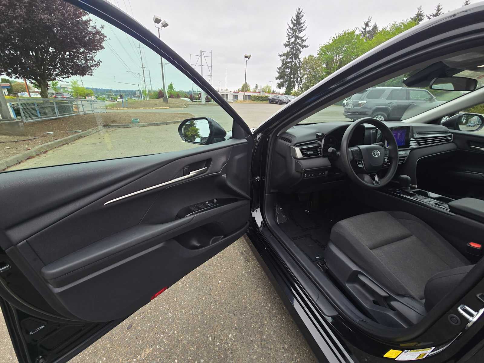 2025 Toyota Camry LE - Photo 20