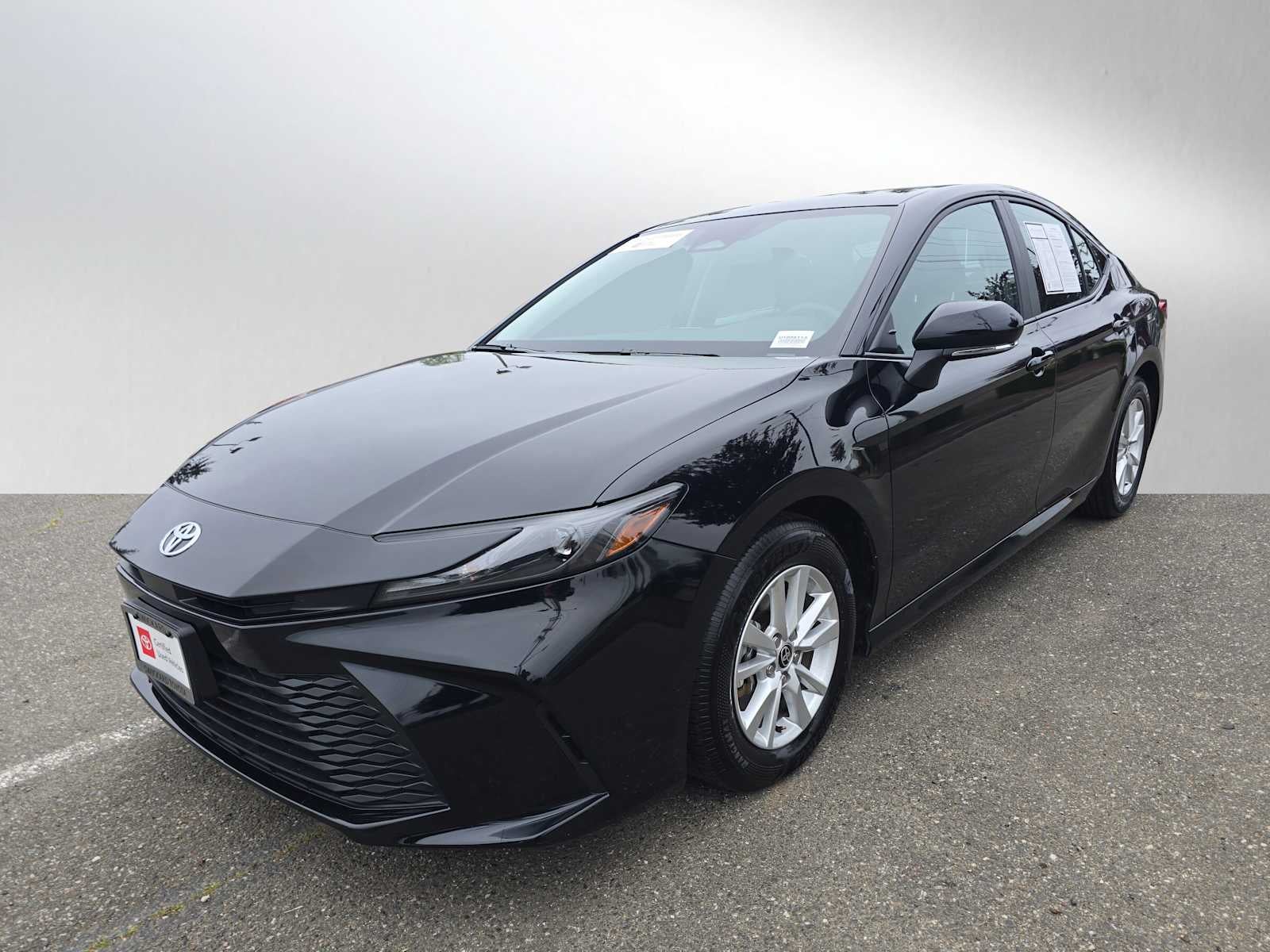 2025 Toyota Camry LE - Photo 7