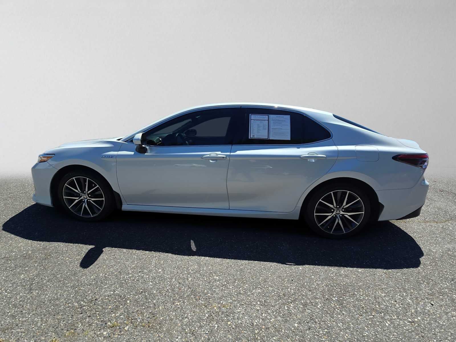 2021 Toyota Camry Hybrid XLE