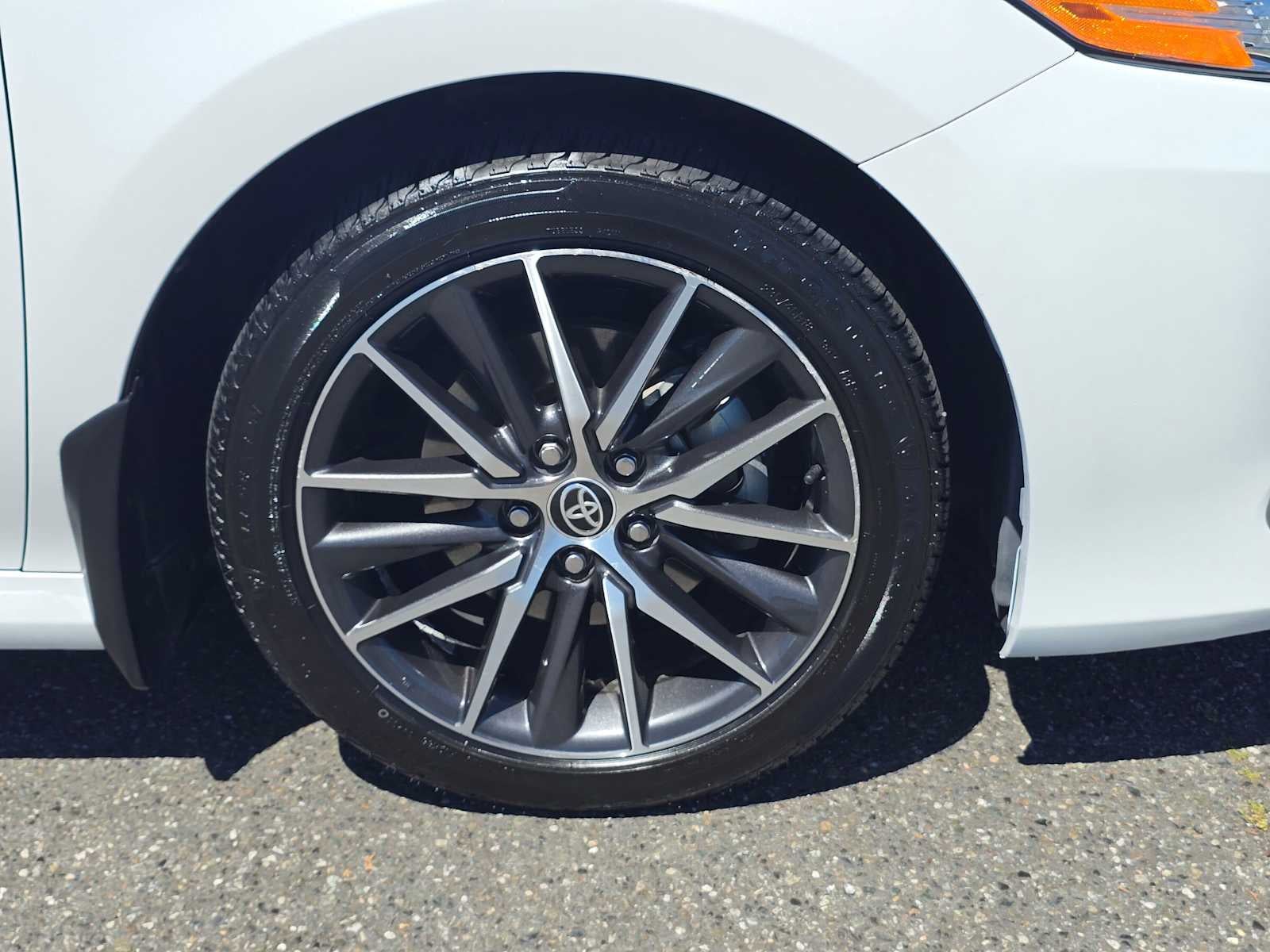 2021 Toyota Camry Hybrid XLE