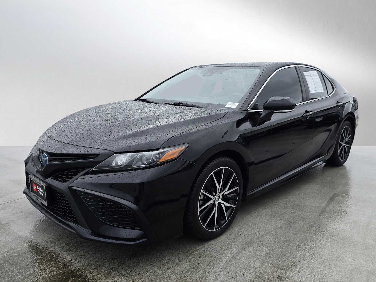2023 Toyota Camry Hybrid SE