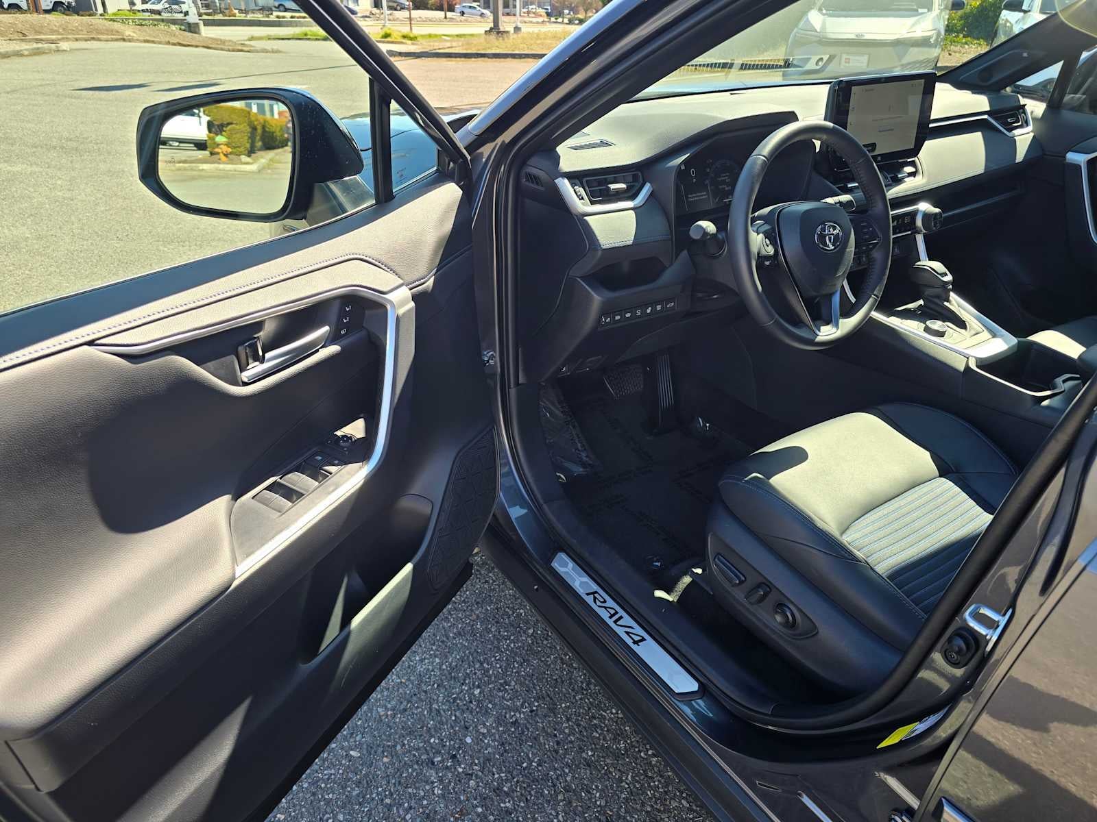 2025 Toyota RAV4 Hybrid XSE